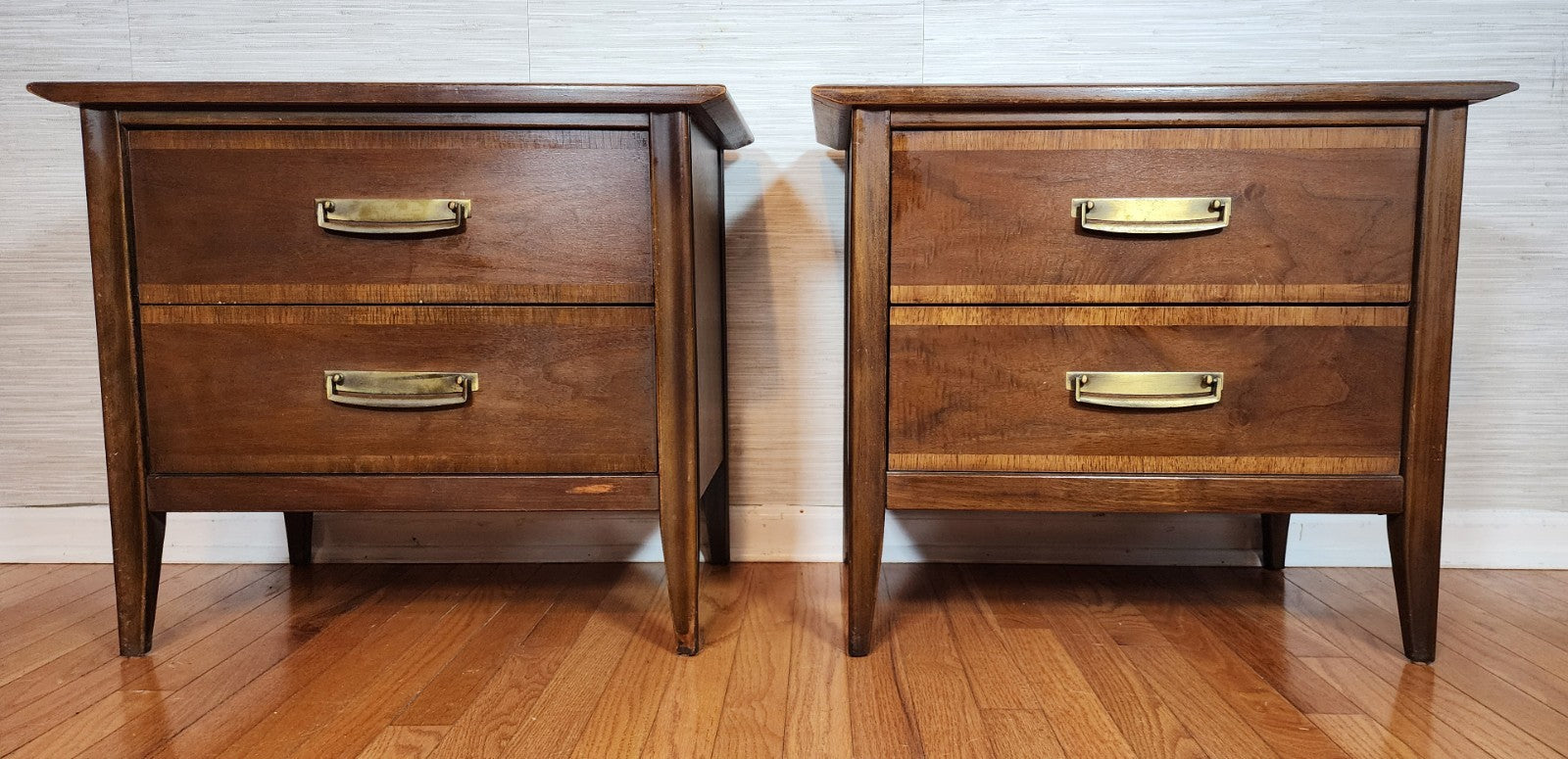 Mid Century Modern Stanley Dresser, 2 Nightstands and Mirror