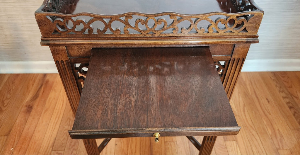 Vintage Drexel Heritage Tea Table