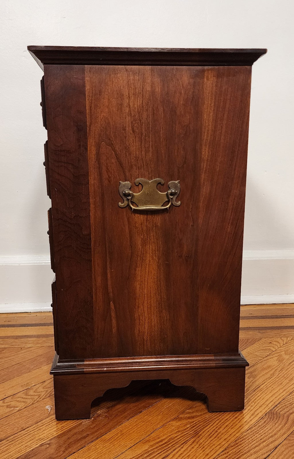 Pennsylvania House Night Stand Table