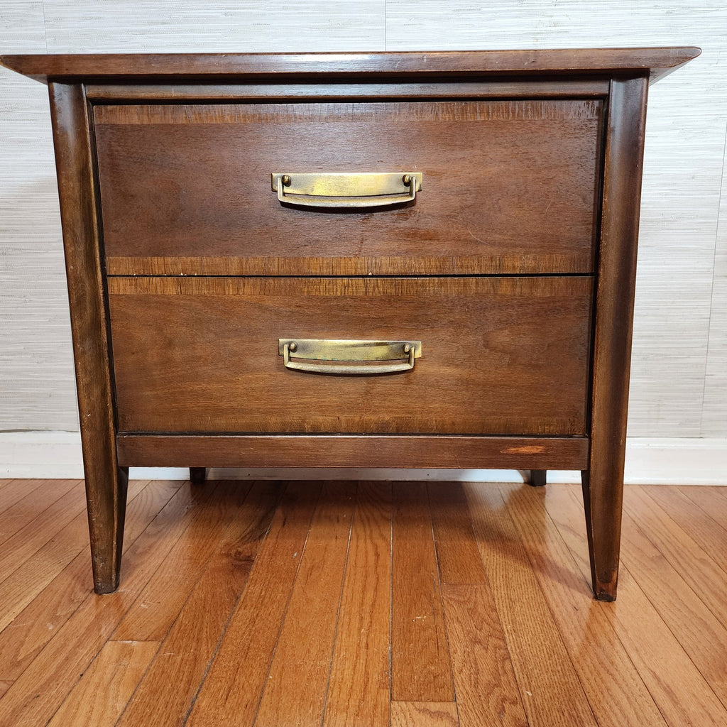 Mid Century Modern Stanley Dresser, 2 Nightstands and Mirror