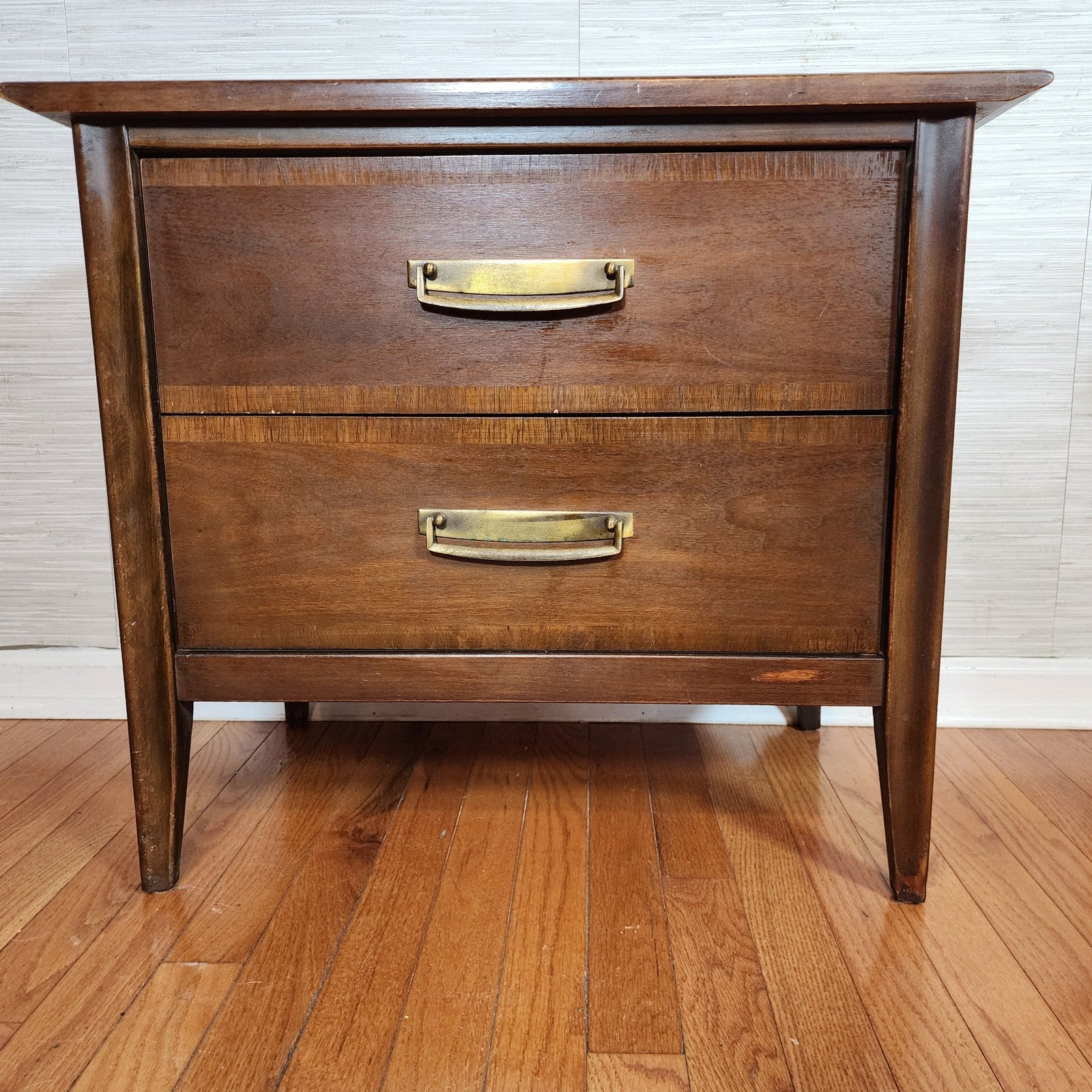 Mid Century Modern Stanley Dresser, 2 Nightstands and Mirror