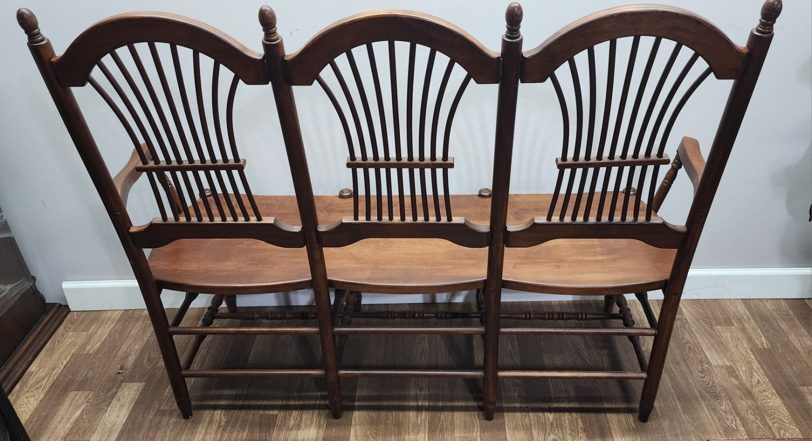 Simply Amish Tripple seat Windsor Bench Setee