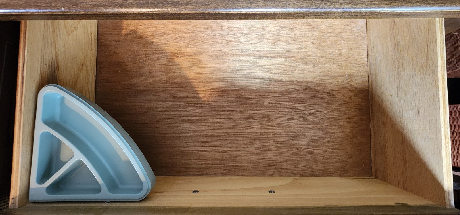 Mid Century Modern Stanley Dresser, 2 Nightstands and Mirror